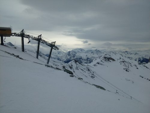 Týden lyžovačky v Savojsku.